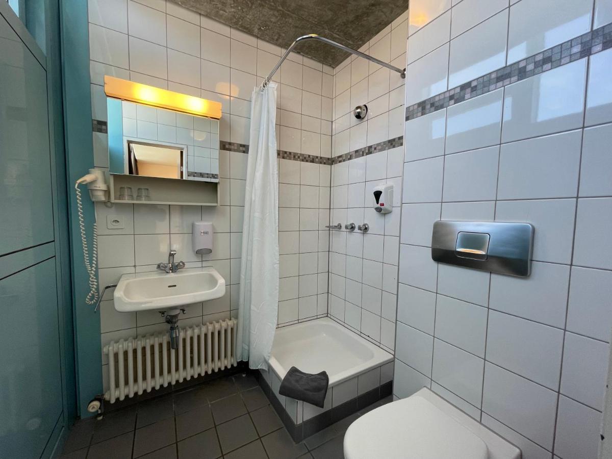 छात्रावास Geneva Hostel *