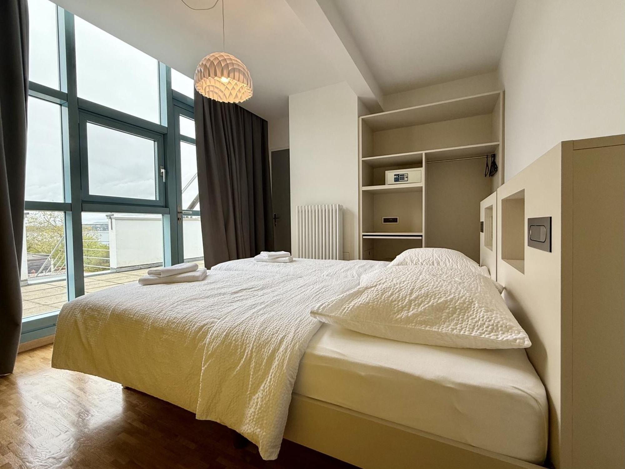 Geneva Hostel छात्रावास *